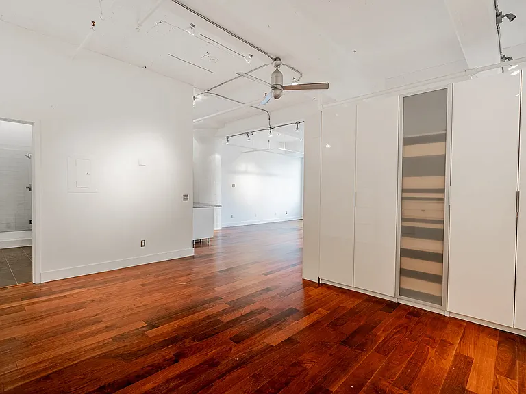 1314 NW Irving St #202 — Photo 10