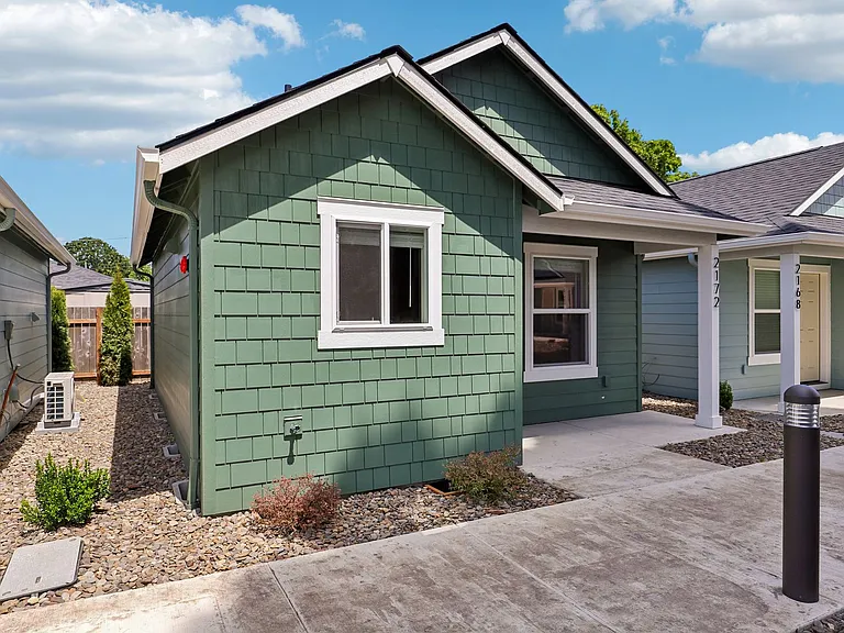 Cottages at Laurel — Photo 33