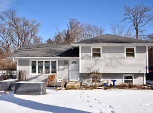 916 Lacey Ave, Lisle, IL