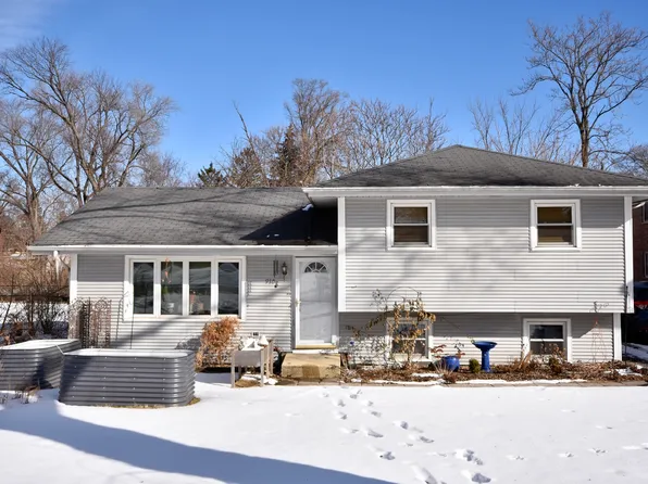 916 Lacey Ave, Lisle, IL 60532