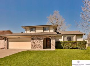 15112 Versaille St, Bellevue, NE 68123