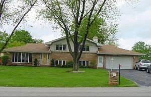 1/2 acre lot & 3000 sf home