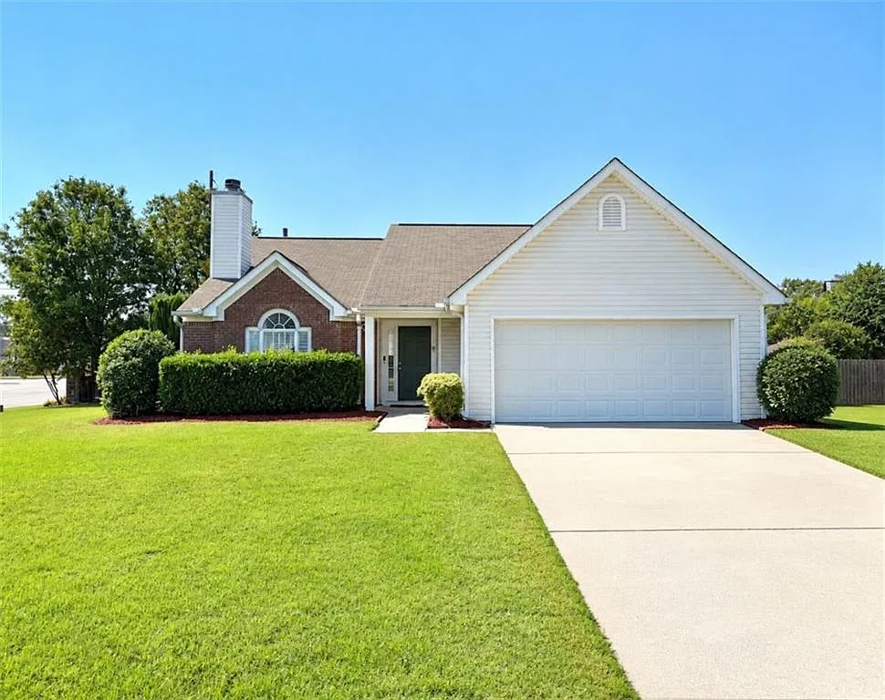 3 bed, 1664 sqft, $2,400 — Photo 1