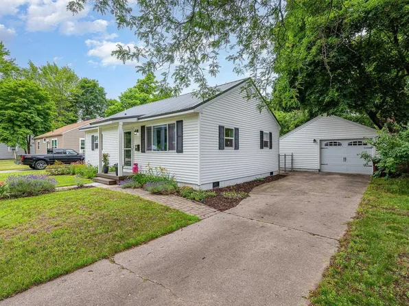 1020 S Elizabeth St, Mount Pleasant, MI 48858