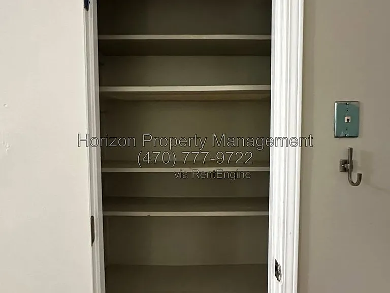 4014 White Oak Ct NW — Photo 14