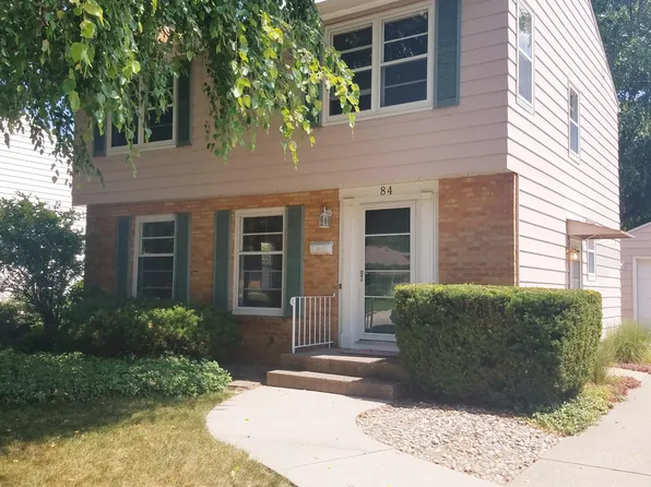 84 Westmont Dr NW, Grand Rapids, MI 49504
