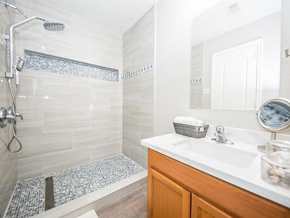 5th image of 18507 Fair Grange Ln