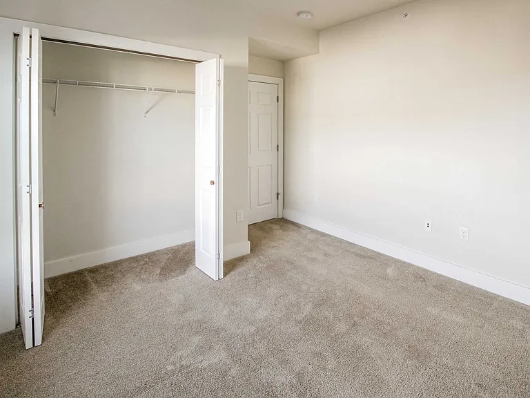 Auburn Ridge Apartments — Photo 17