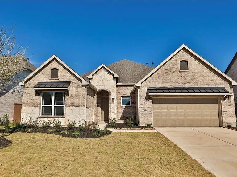 423 Blue River Trl — Photo 1