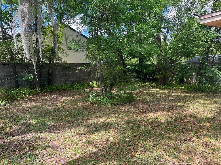628 Meteor St — Photo 17