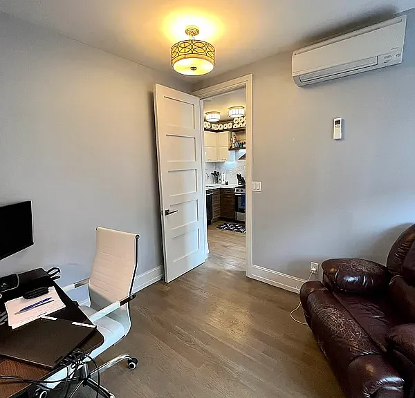 134 E 28th St #14 — Photo 10