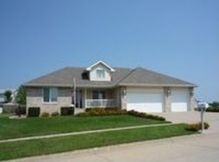 407 Essex St, Sioux City, IA 51103