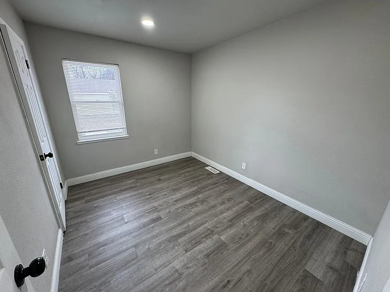 2301 Scott St — Photo 15