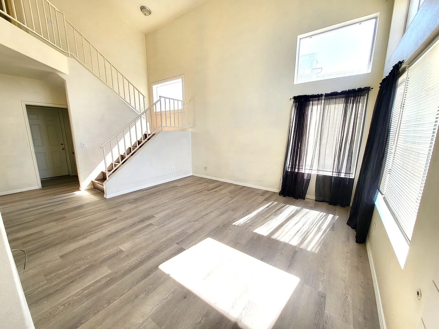 2 Story Home for Rent at 5811 Commodore Cove — Photo 4