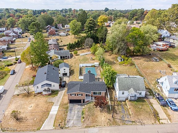 4th image of 300 Beechwood Blvd