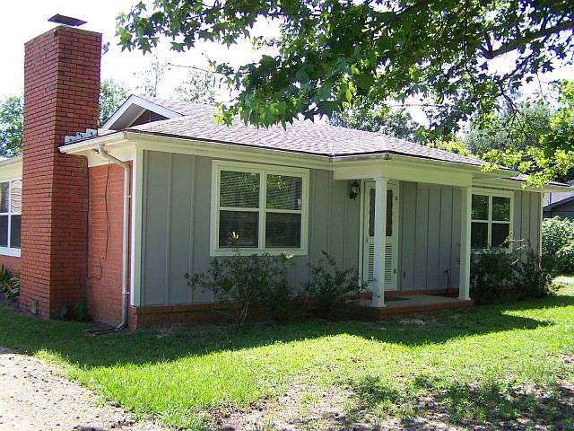 1st image of 9308 Woodland Dr