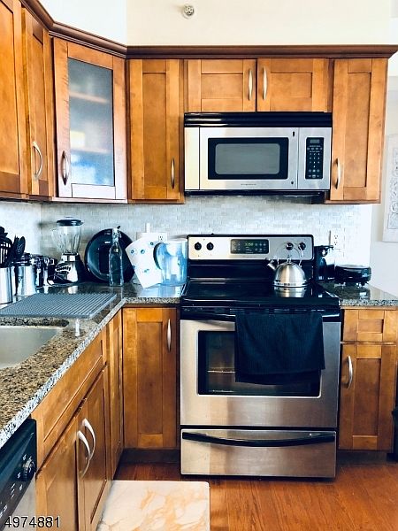 1st image of 60 Parkway Dr E #D