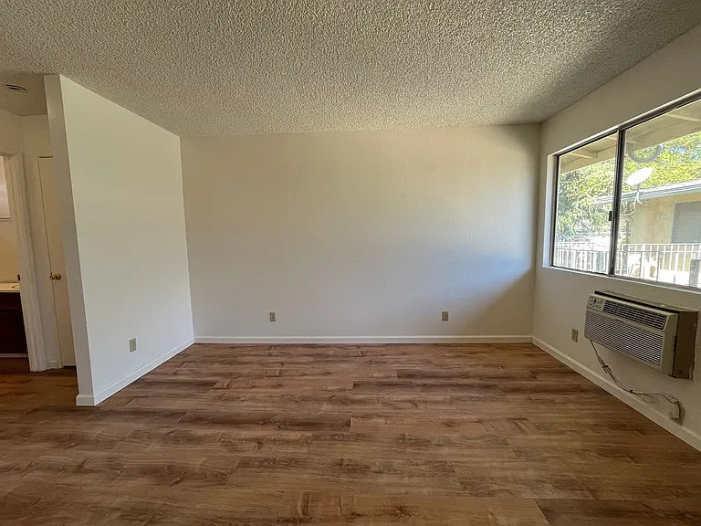 3041 Spring St — Photo 6