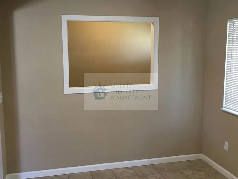 842 Amber Pl — Photo 5