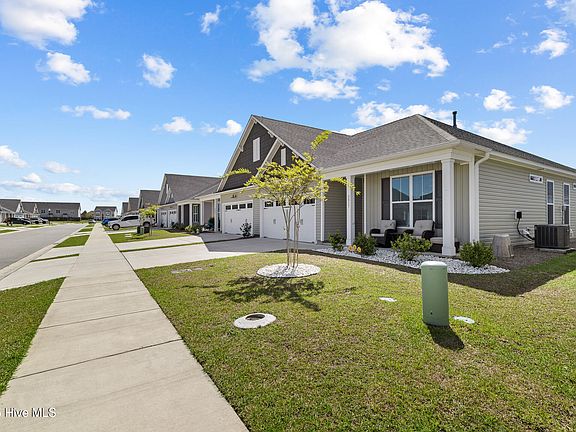 3rd image of 2857 Southern Magnolia Drive
