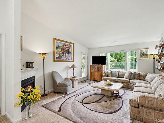 4th image of 28344 Adler Park Dr