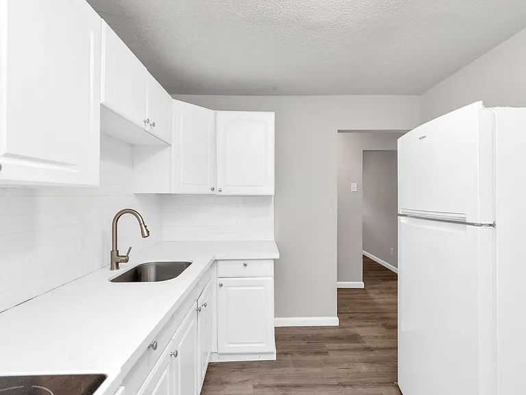 3655 Seabrook St #4 — Photo 5