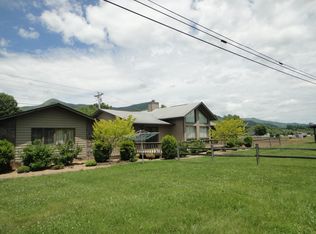 40 Grindstone Rd, Waynesville, NC 28785