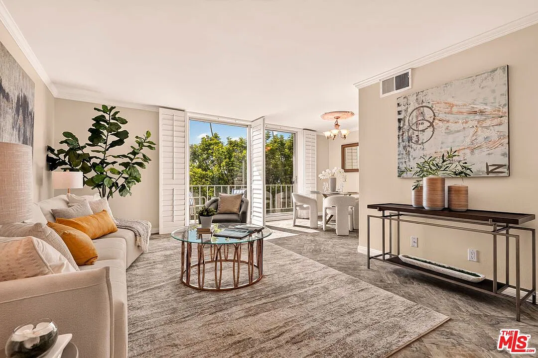 1 bed, 1.0 bath, 719 sqft, $3,800 — Photo 1
