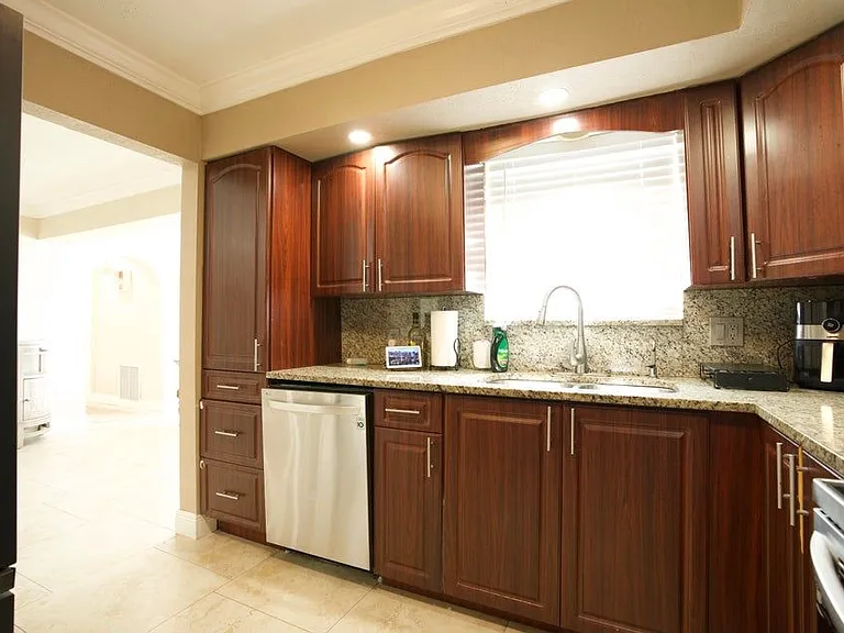 2836 SW 4th Ct — Photo 8