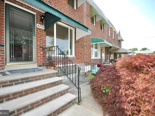 4252 L St, Philadelphia, PA 19124