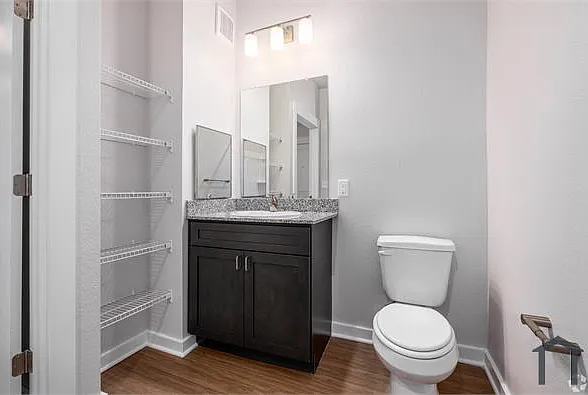 302 Mott Rd — Photo 9