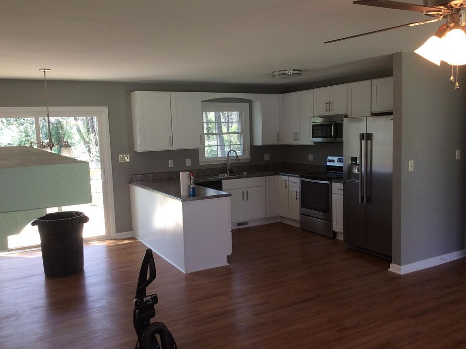 2nd image of 211A Westwind Rd