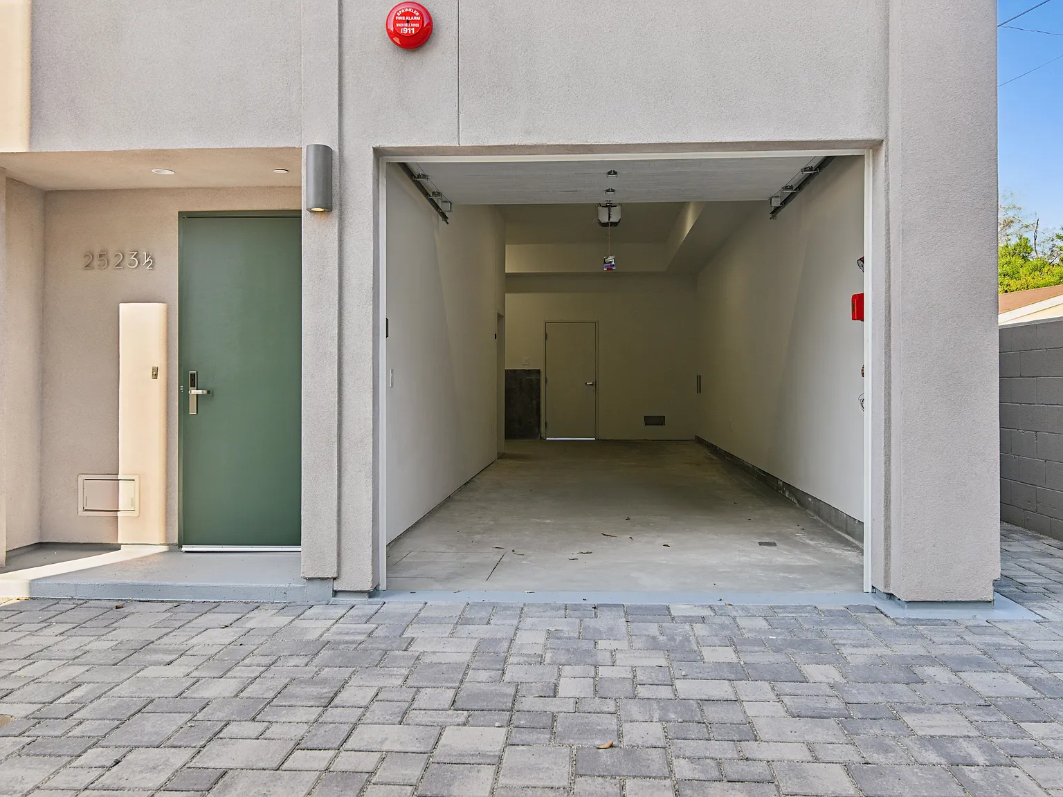 2523 S. Orange (LA), LLC - (Res) — Photo 2