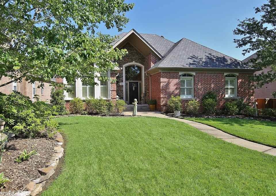 1st image of 14 Wellington Colony Dr