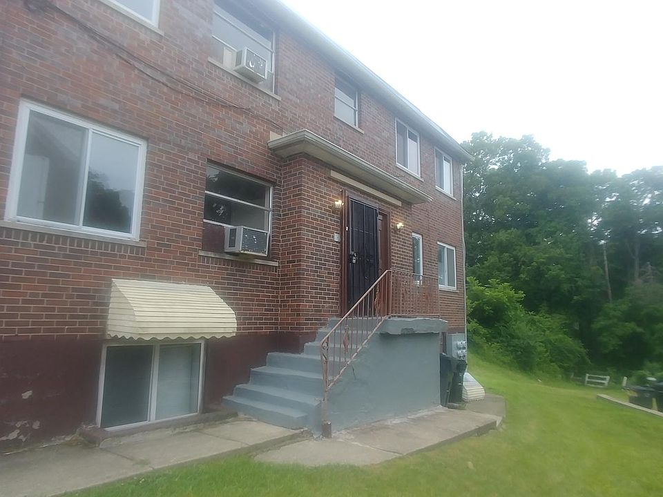 Entrance to property