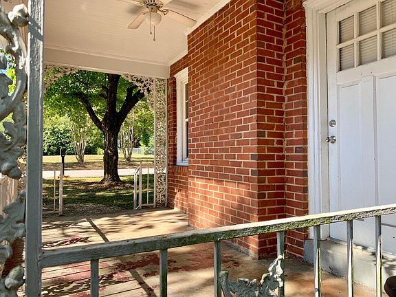 Covered side deck off living room,