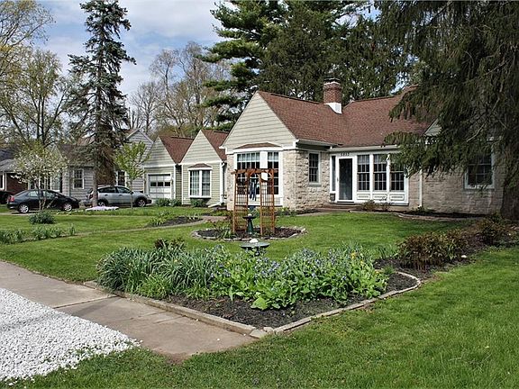 2nd image of 5853 N Kingsley Dr