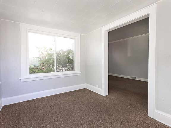 5th image of 8103 Fernhill Ave