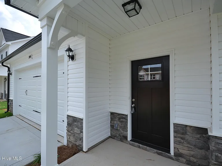 388 Atwood Dr — Photo 6