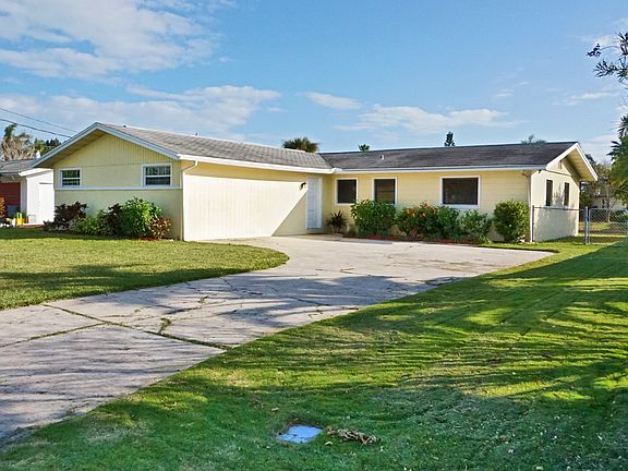 3rd image of 331 Carmine Dr