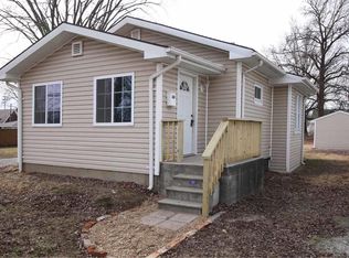 440 Prospect St, Wood River, IL 62095