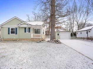 25161 Meridian Rd, Grosse Ile, MI 48138