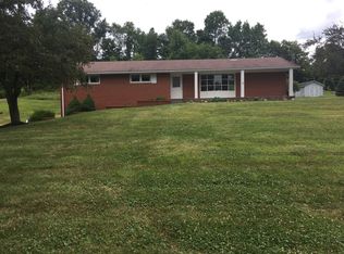 3249 Baltzley Ave SE, New Philadelphia, OH 44663