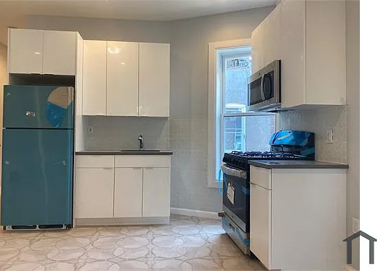 593 Euclid Ave #2R — Photo 12