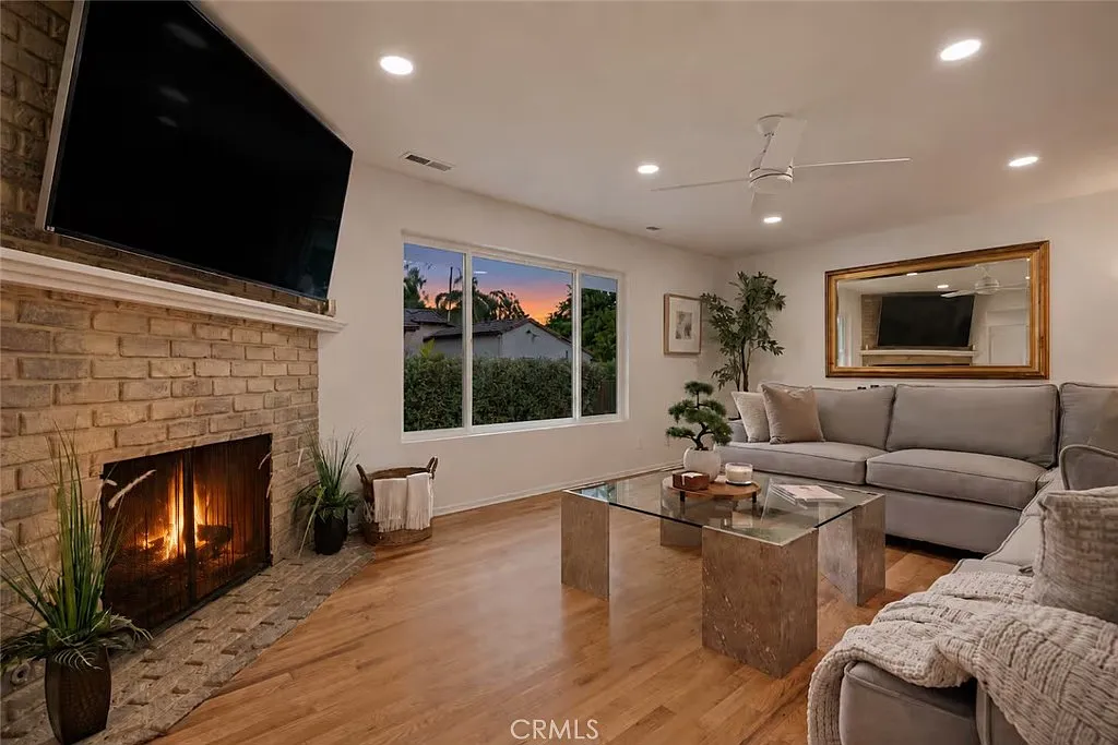 3 bed, 2300 sqft, $18,000 — Photo 3