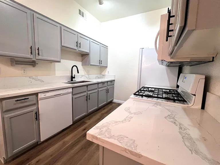 10640 Calico Mountain Ave — Photo 6
