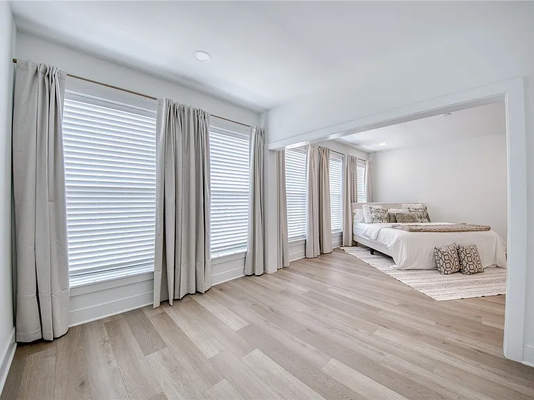 304 Highbridge Ln — Photo 16