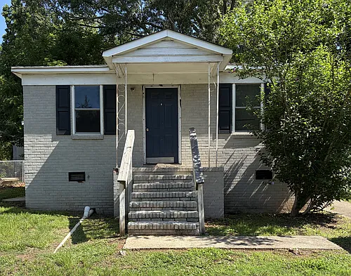 932 Wainwright Ave #1 Photo 1