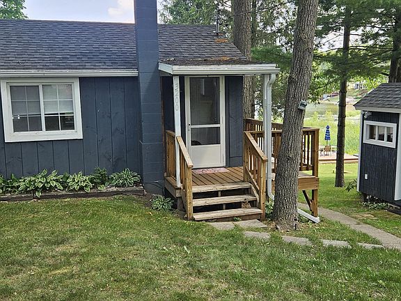 4th image of 3200 Henry St