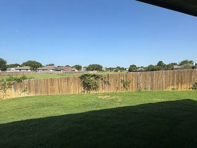 101 Lbj Ln — Photo 18